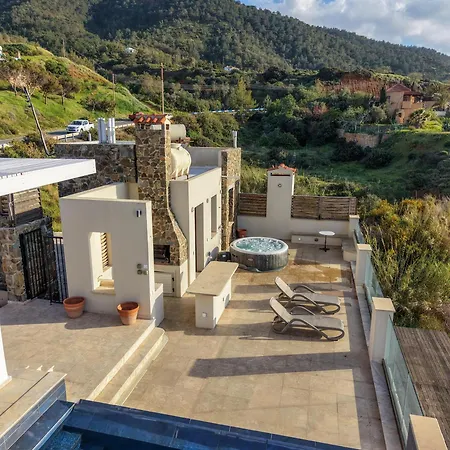 Pantheon With Private Pool & Jacuzzi * Pomos