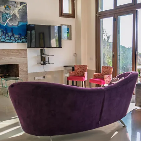 Pantheon With Private Pool & Jacuzzi Villa
