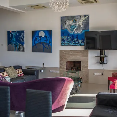 Pantheon With Private Pool & Jacuzzi *