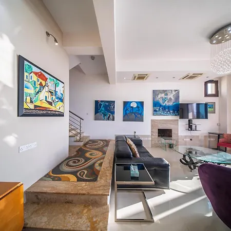 Villa Pantheon With Private Pool & Jacuzzi *