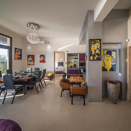 Villa Pantheon With Private Pool & Jacuzzi