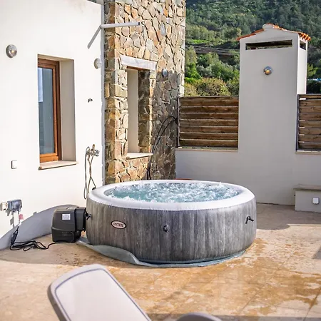 Pantheon With Private Pool & Jacuzzi Pomos