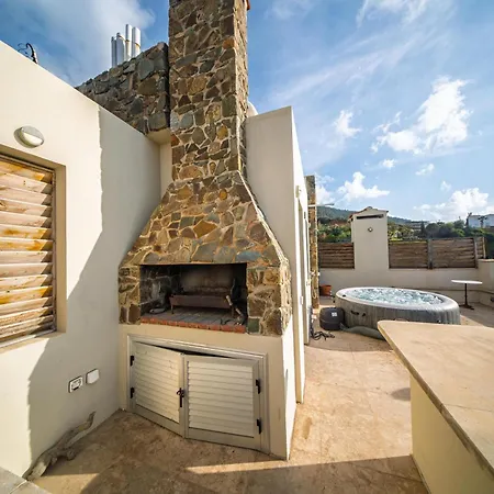 Pantheon With Private Pool & Jacuzzi * Pomos