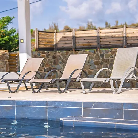Pantheon With Private Pool & Jacuzzi Pomos